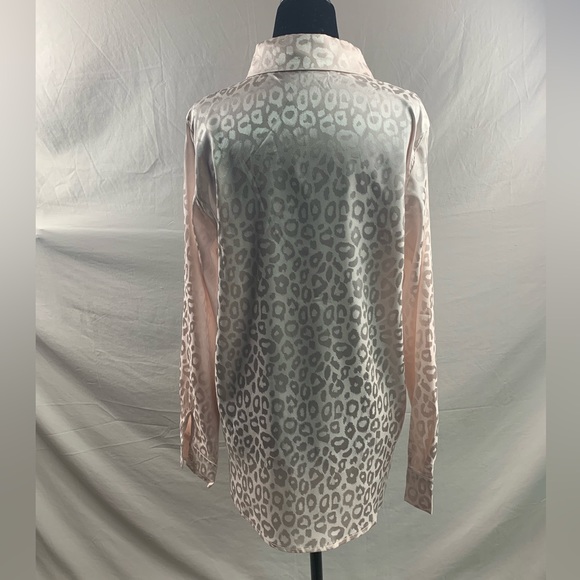 Leopard Jacquard Satin Shirt - Picture 7 of 9